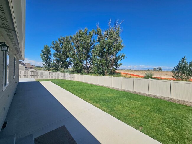 Foto del edificio - Brand New Home with RV Pad and Premium Fin...