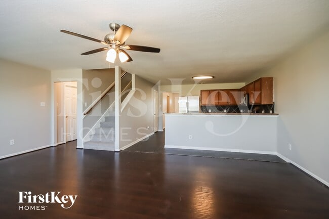 Foto del edificio - 5619 Cinnamon Lake Dr