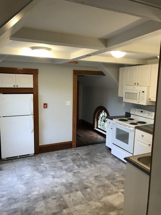 Kitchen - 67 Main St