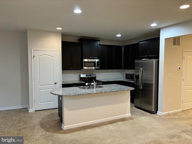 Building Photo - 297 N Bayberry Pkwy