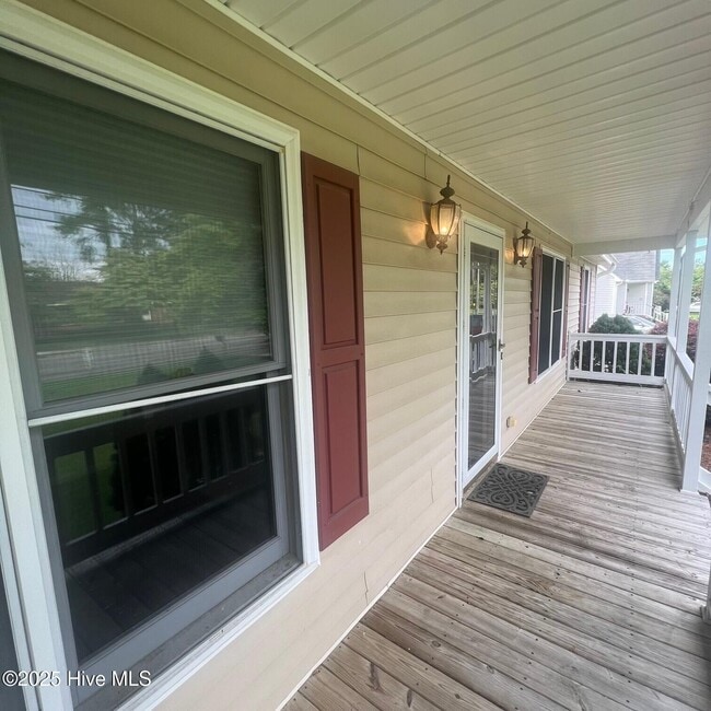 Building Photo - 1303 Cedar Ln