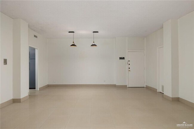 Foto del edificio - 2200 S 10th St