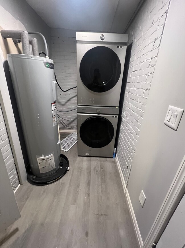 Foto del edificio - 3533 Gaylord Pl