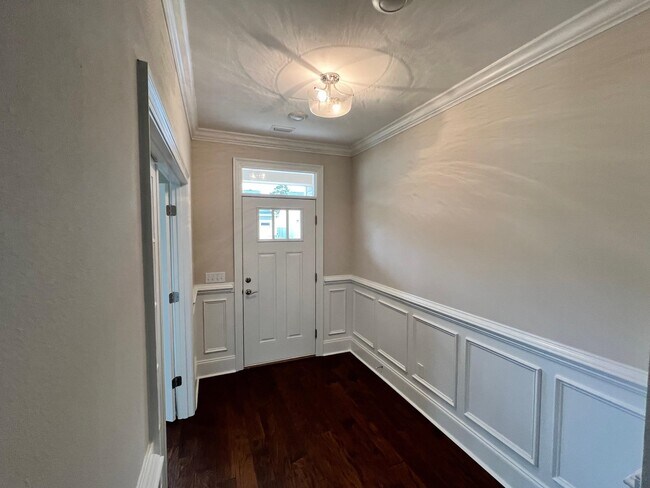 Foto del edificio - 847 Avery Park Dr