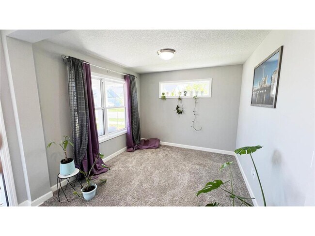 Foto del edificio - 12750 Erskin Circle NE
