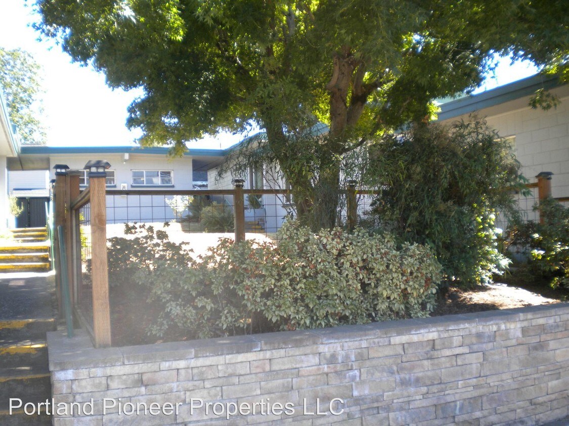 Primary Photo - 10850 SE Penzance St