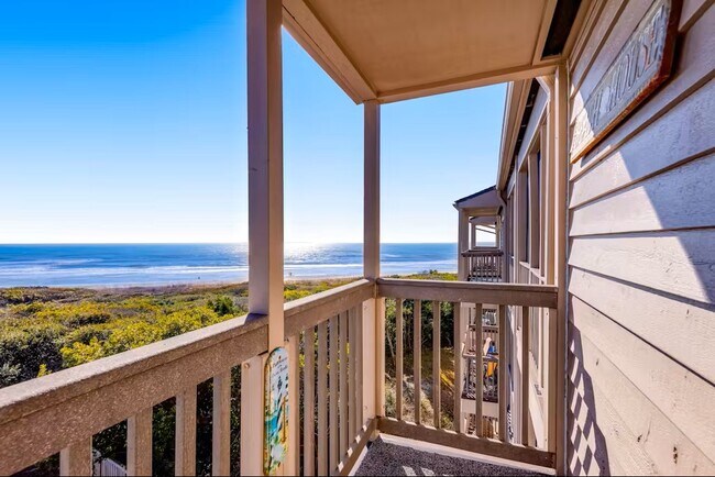Foto del edificio - 2111 W Fort Macon Rd