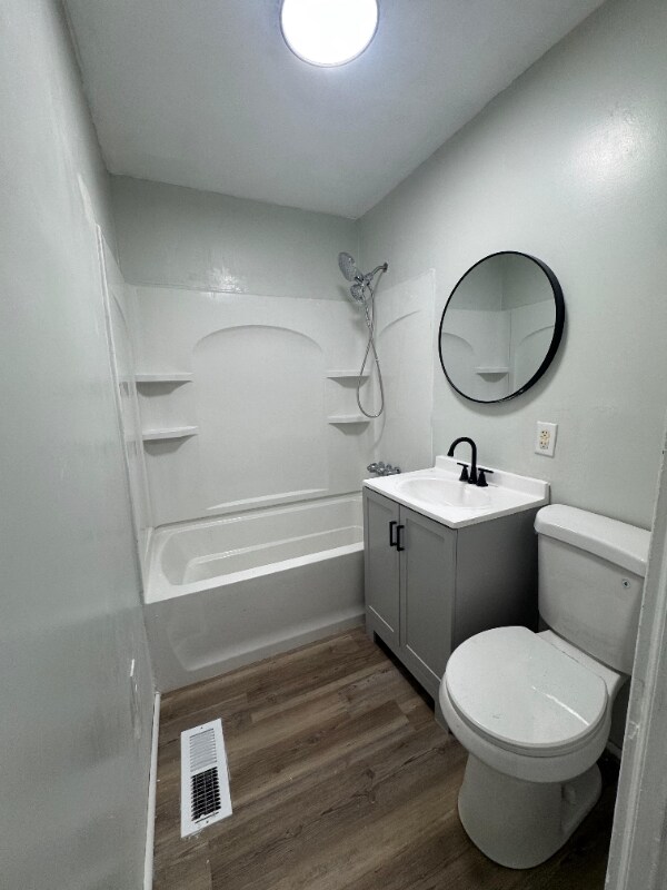 Foto del edificio - 3830 E 189th St