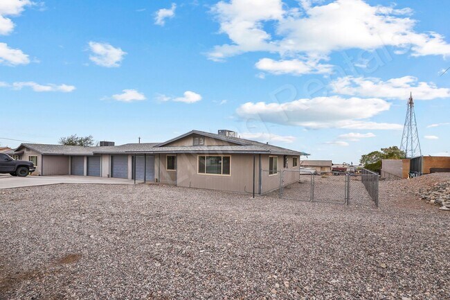 Foto del edificio - 703 Desert Glen Dr