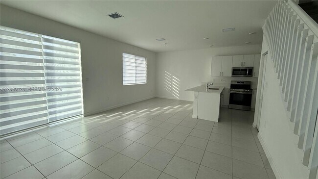 Foto del edificio - 679 SE 13th Street Cir