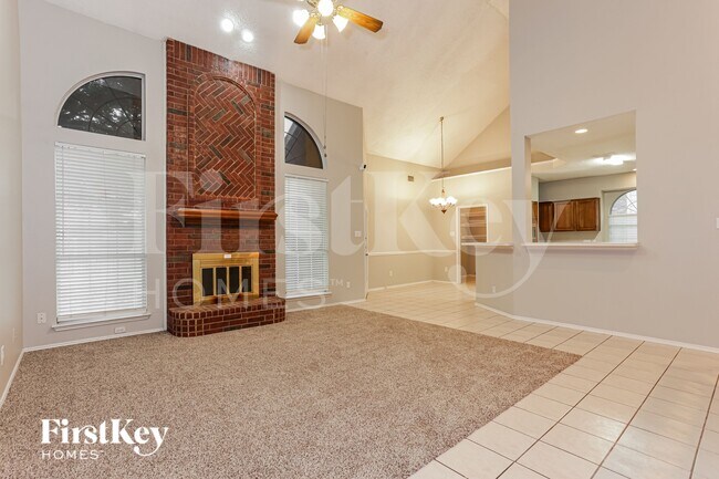 Foto del edificio - 2329 Bent Brook Dr