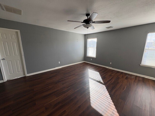 Foto del edificio - 16314 Cole Bridge Ln