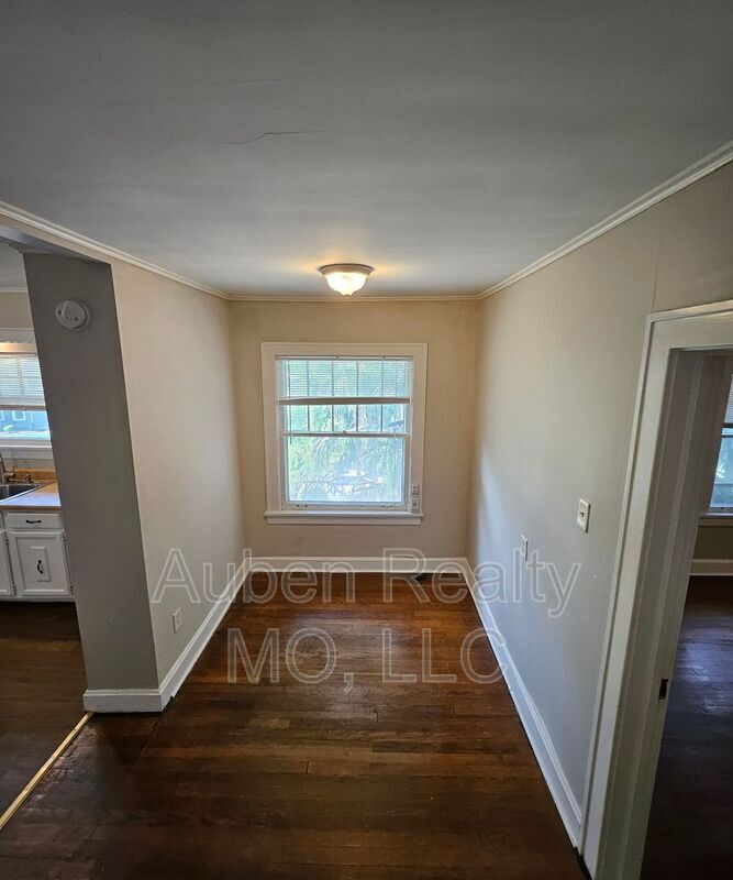 Building Photo - 5400 Harrison St