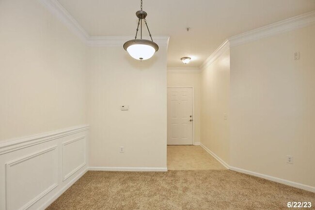 Building Photo - Beautifully Remodeled 3/2 Condo with 1 Car...
