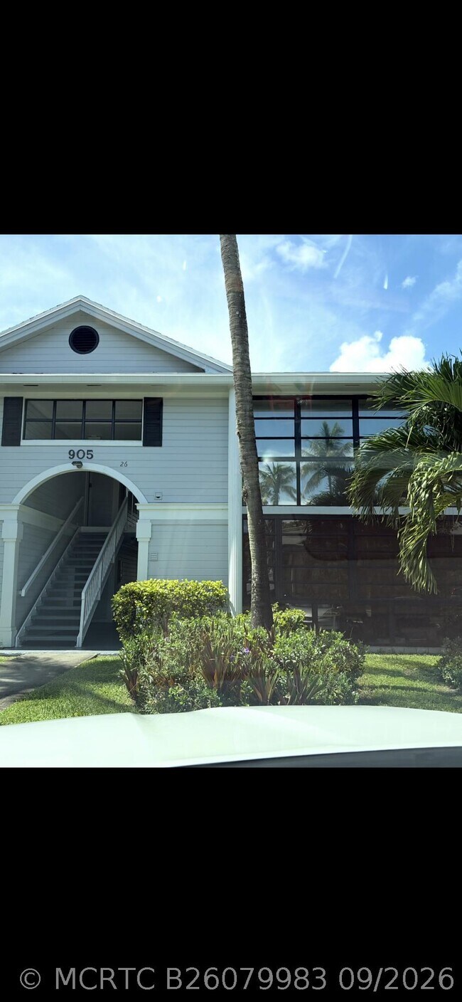 Foto del edificio - 905 NE 199th St
