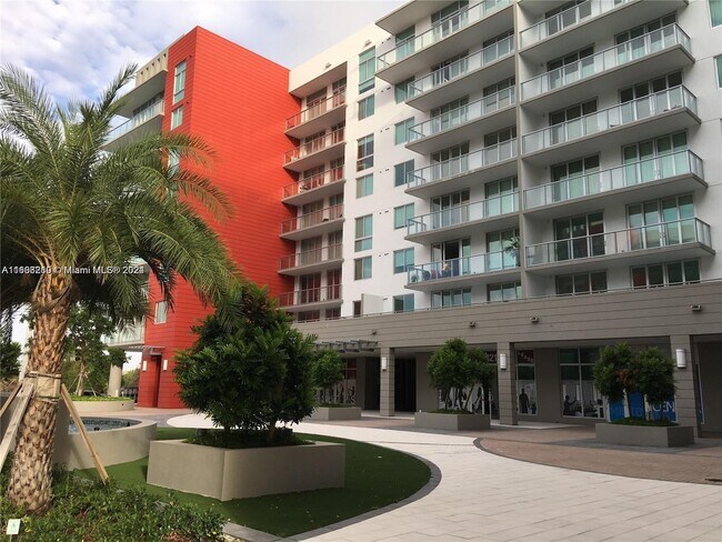 Foto del edificio - 7875 NW 107th Ave