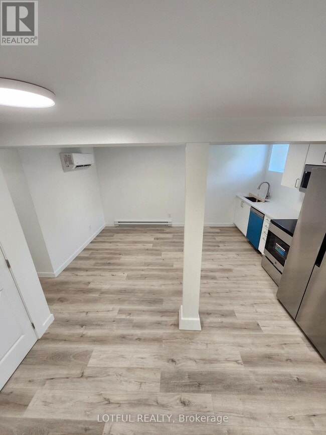 Photo du bâtiment - 905 Smyth Rd