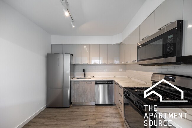 Photo - 7621 N Sheridan Rd Apartment