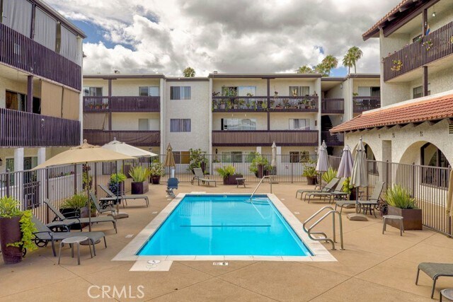 Foto del edificio - 5334 Lindley Ave