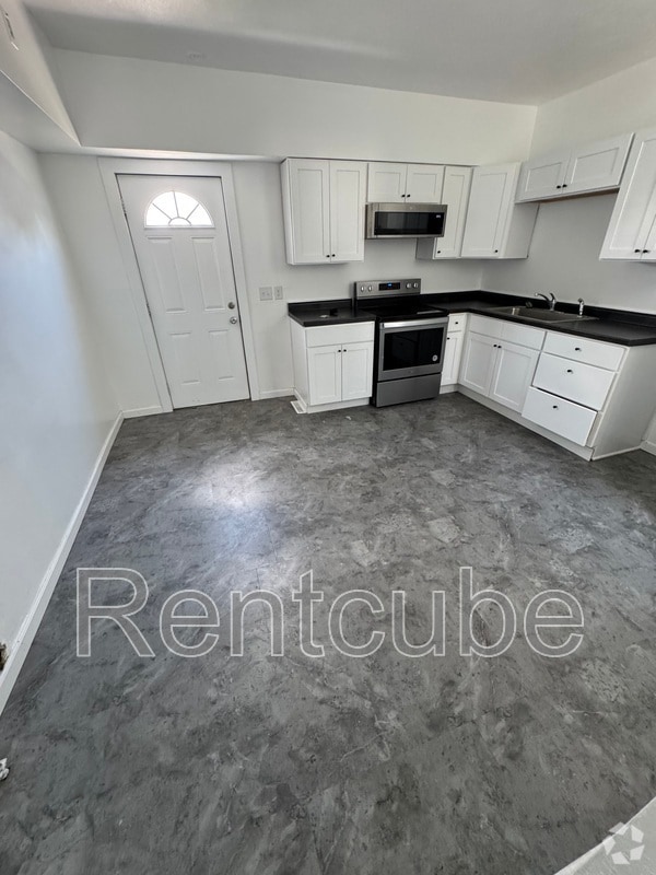 Building Photo - 1702 Rhomberg Ave