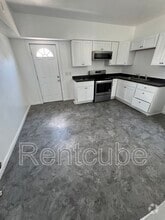 Building Photo - 1702 Rhomberg Ave