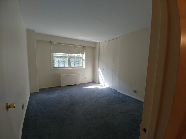 BR 2 - 30 Lake St