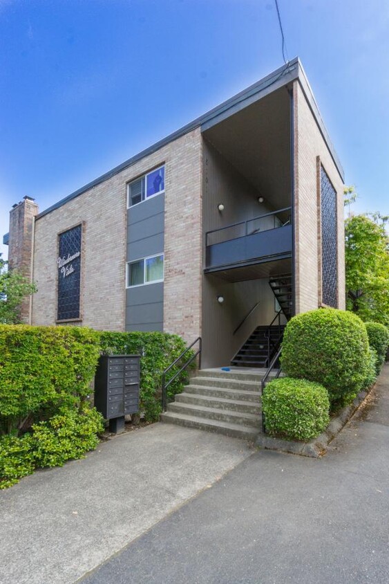 Foto principal - 2 bedroom in Seattle WA 98105