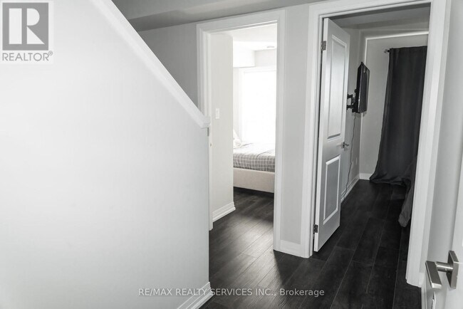 Photo du bâtiment - 6705-6705 Cropp St