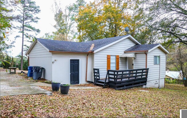 Building Photo - 136 Skyline Dr