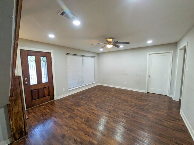 Building Photo - 460 Belvedere Dr