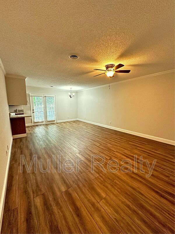 Building Photo - 1115 Blinken St