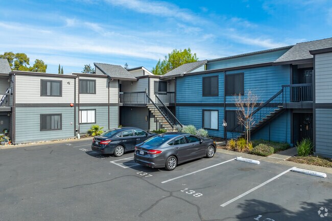 Vista alternativa del edificio - ReNew Fair Oaks