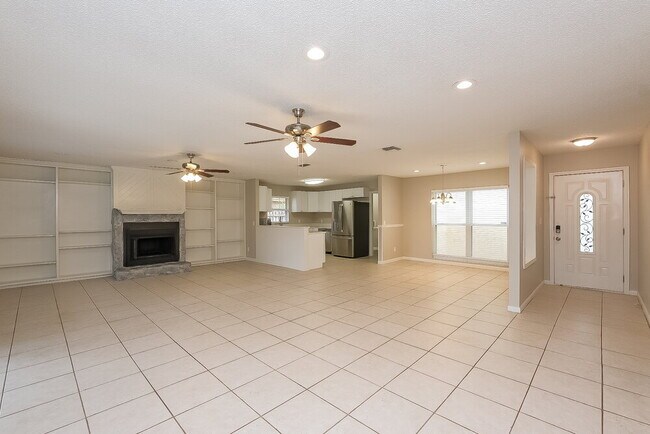 Building Photo - 15709 Squirrel Tree Pl