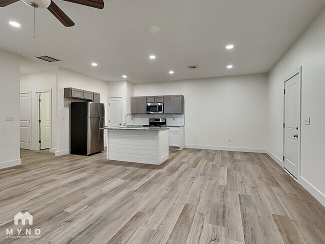 Foto del edificio - 5803 E Bristol St