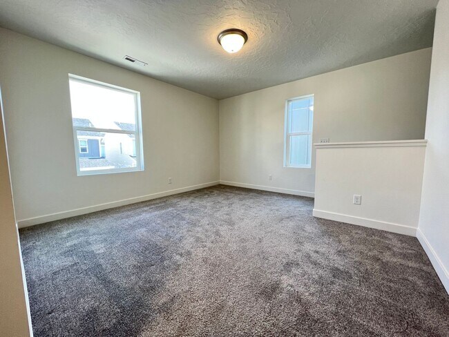 Building Photo - 4 bedroom/2.5 bathroom House in Payson