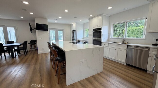 Foto del edificio - 5855 Shirley Ave