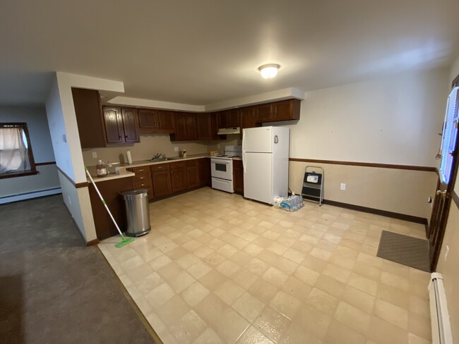 Building Photo - 334 S Route 100