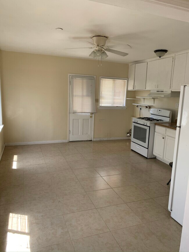 Foto del edificio - 14116 Sylvan St