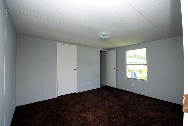 Building Photo - 111 Nancy Drive C Dudley NC 28333