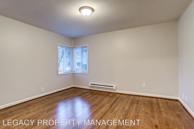 Building Photo - 126 NE 160th Ave