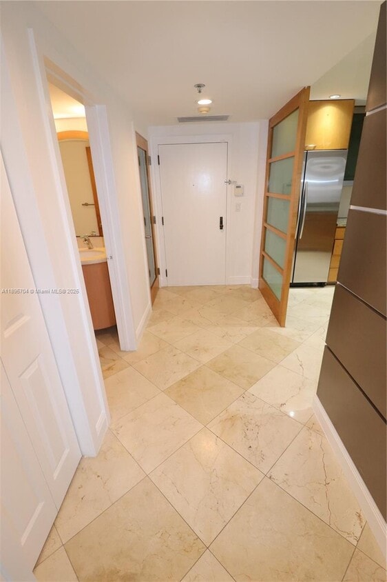 Foto principal - 201 Crandon Blvd