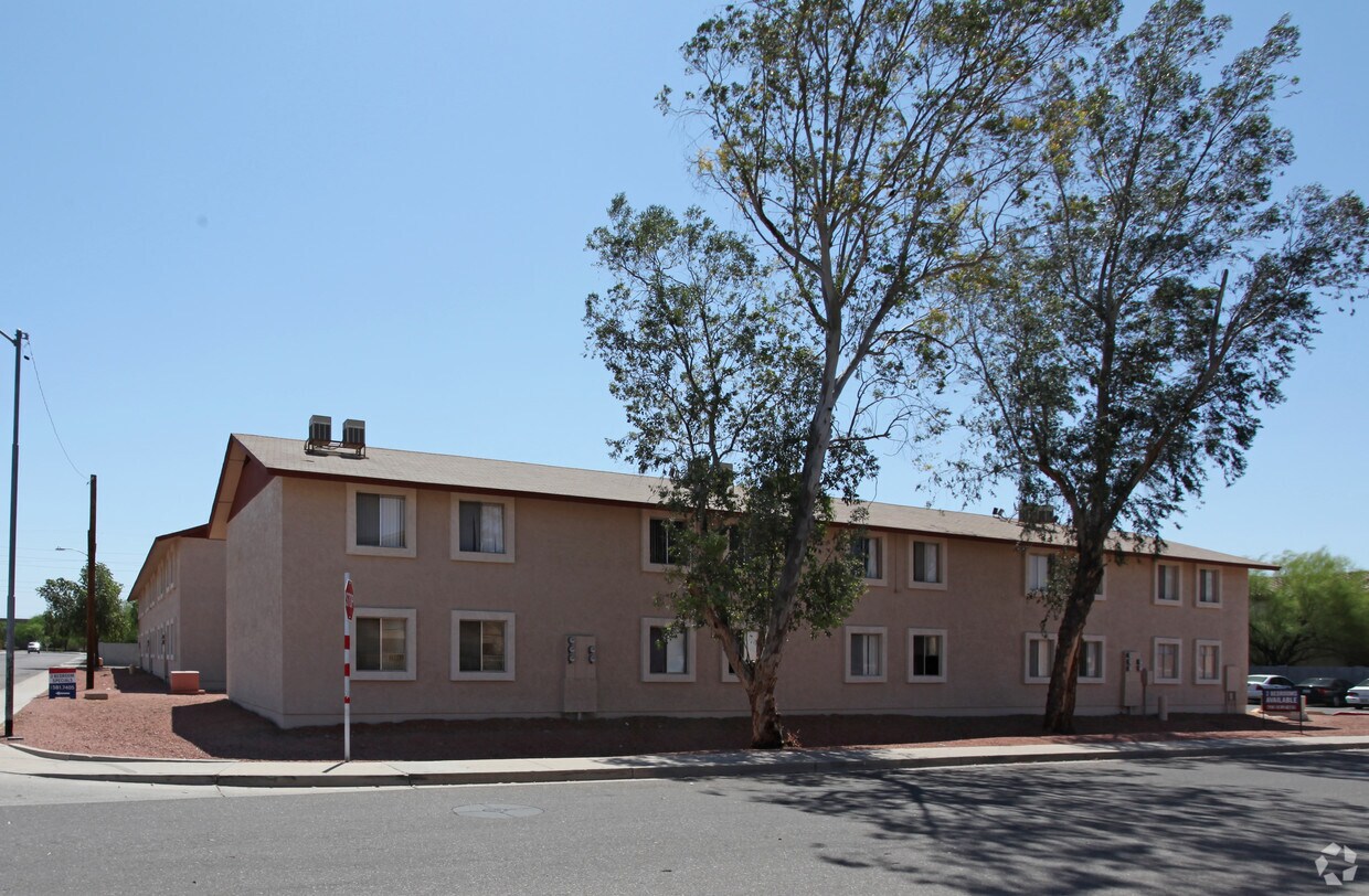 Primary Photo - Bella Sophia Apartments