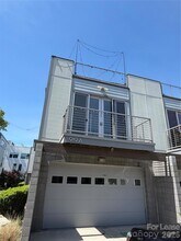 Building Photo - 919 Westbrook Dr