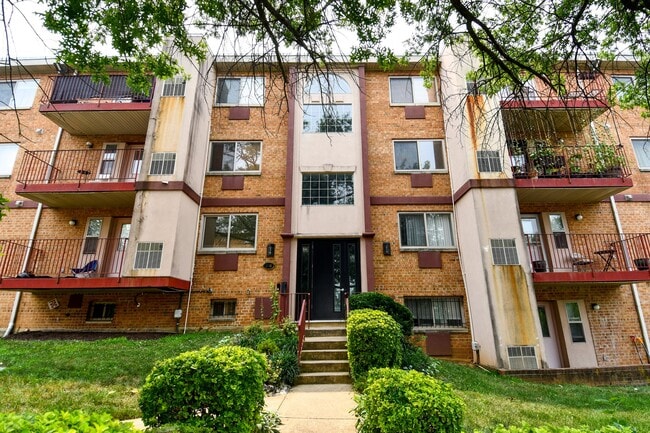 Building Photo - 4116 Ames St NE