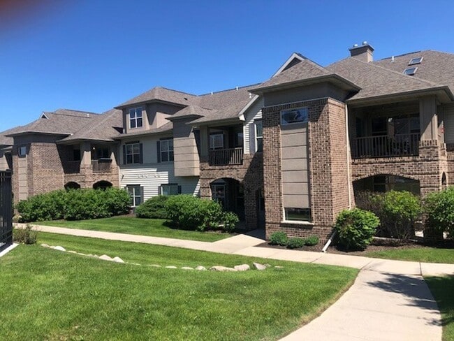 Building Photo - Spacious 2-Bedroom, 2-Bathroom Plus Loft C...
