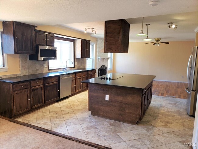 Building Photo - 803 Clayworth Dr