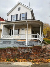 Building Photo - 752 Park Ave