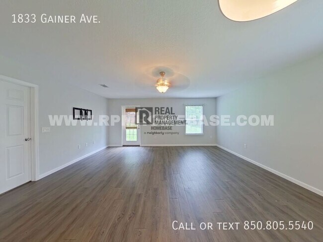 Foto del edificio - 1833 Gainer Ave