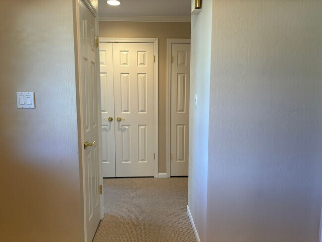 Building Photo - Gorgeous 4 bed/3 bath home in Walnut Creek