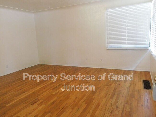 Foto del edificio - 742 Bunting Ave